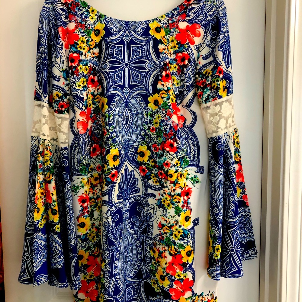 Bell sleeve dress
